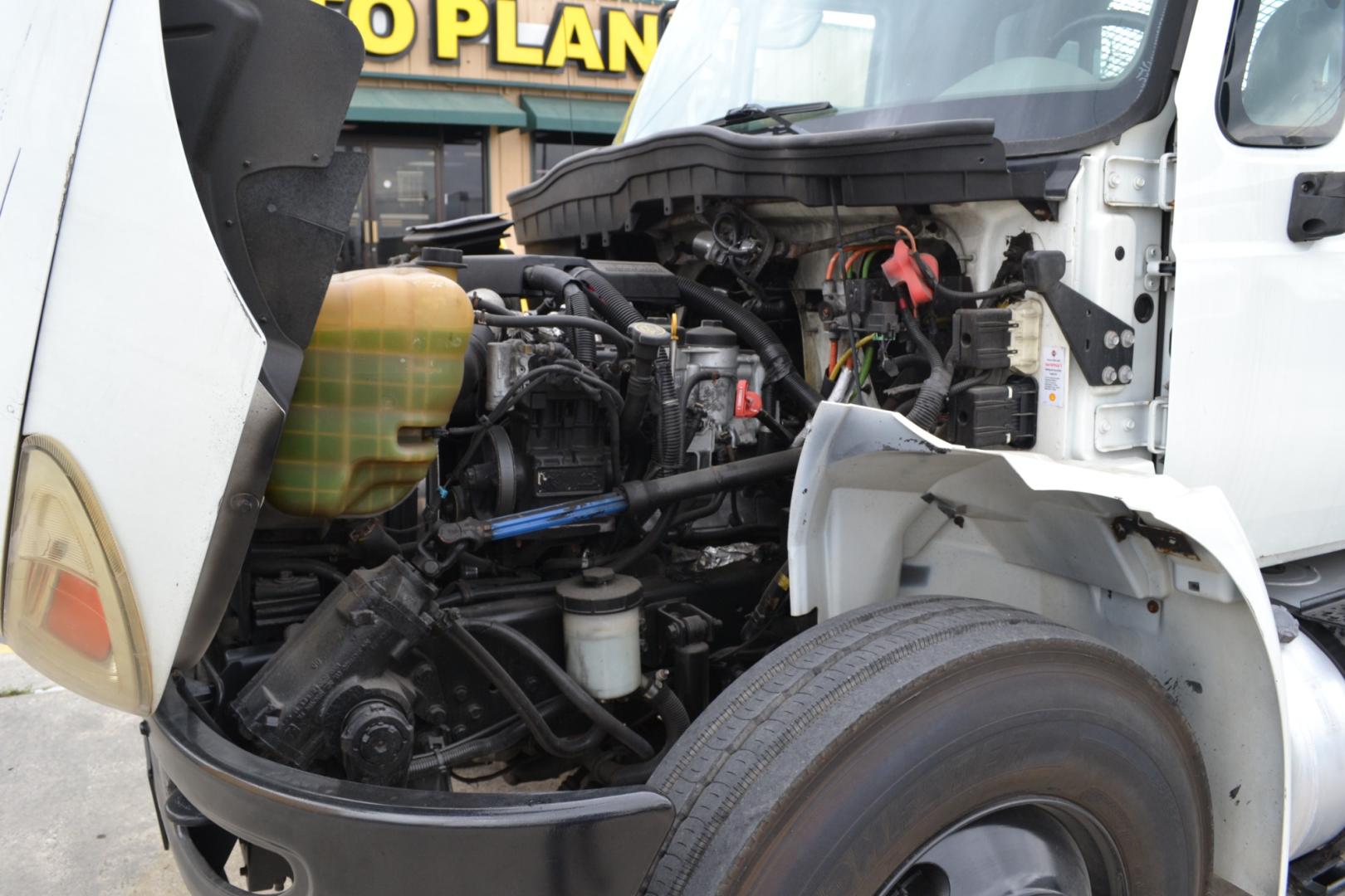 2014 WHITE /BLACK INTERNATIONAL 4300 with an DT466 7.6L 230HP engine, ALLISON 2100HS AUTOMATIC transmission, located at 9172 North Fwy, Houston, TX, 77037, (713) 910-6868, 29.887470, -95.411903 - Photo#7